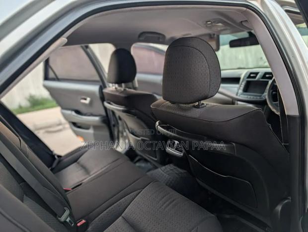 Toyota Crown 2009 Silver