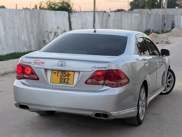 Toyota Crown 2009 Silver