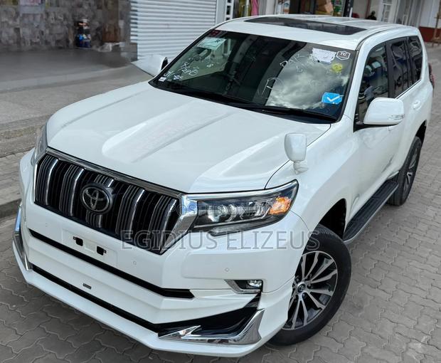 Toyota Land Cruiser Prado 2022 White