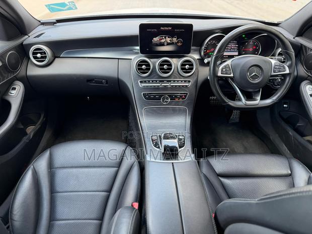 Mercedes-Benz C220 Classic 2016 White