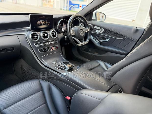 Mercedes-Benz C220 Classic 2016 White