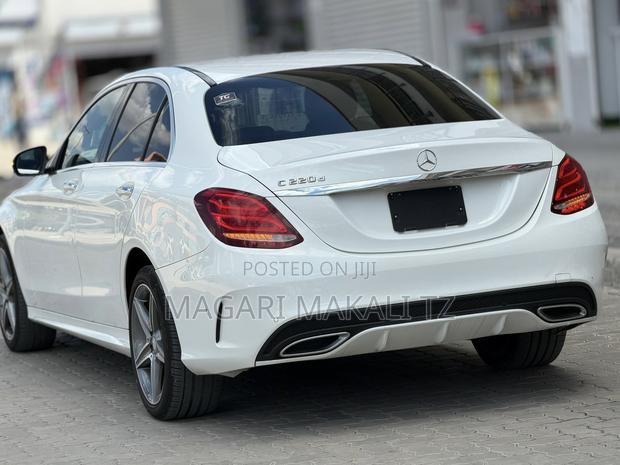 Mercedes-Benz C220 Classic 2016 White