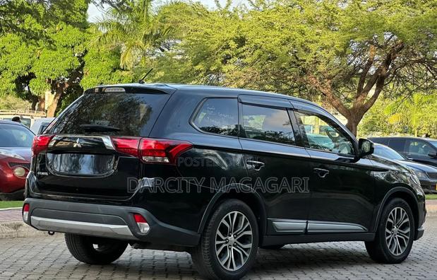 Mitsubishi Outlander 2016 Black