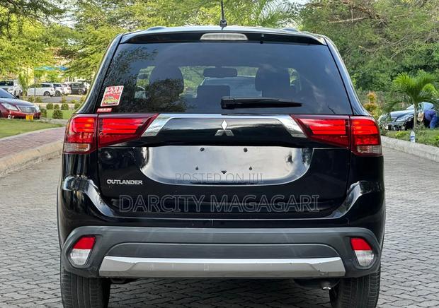 Mitsubishi Outlander 2016 Black