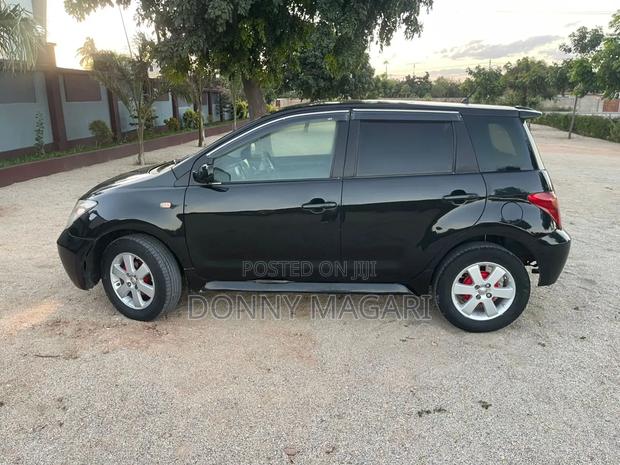 Toyota IST 2005 Black