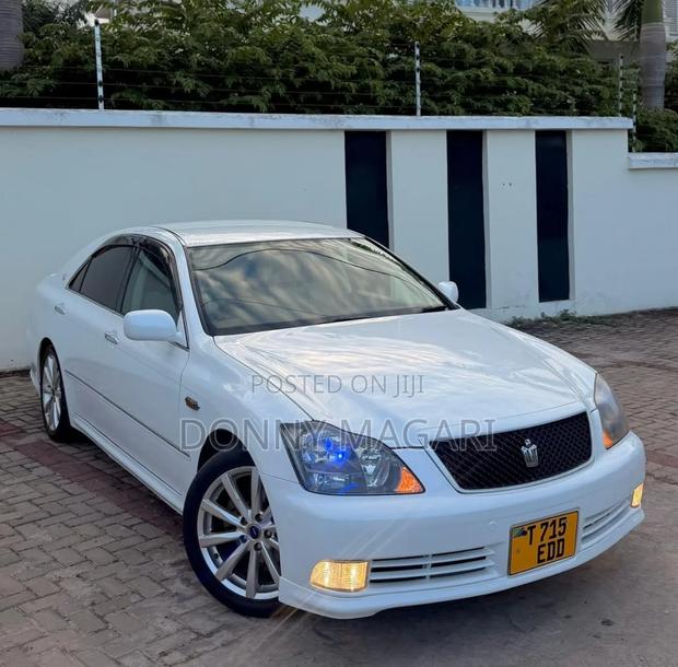 Toyota Crown 2007 White