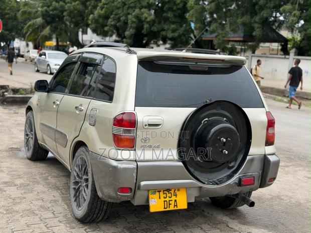 Toyota RAV4 2005 Beige