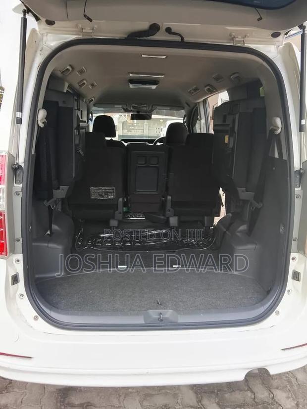 Toyota Noah 2008 White