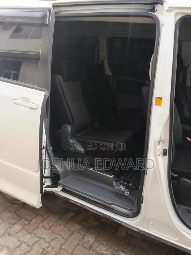 Toyota Noah 2008 White
