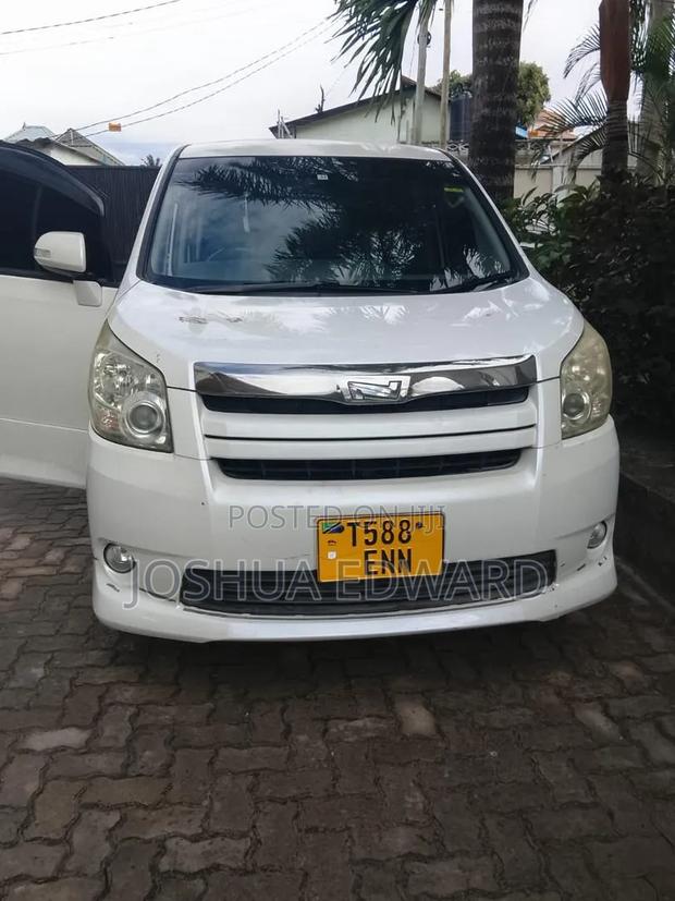 Toyota Noah 2008 White