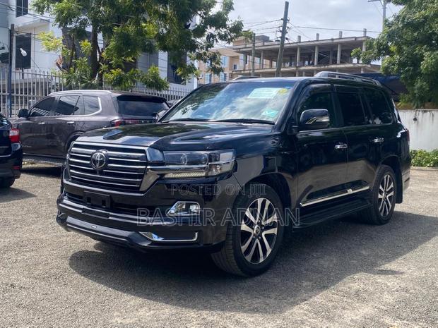 Toyota Land Cruiser 4.6 V8 ZX 2016 Matt Black
