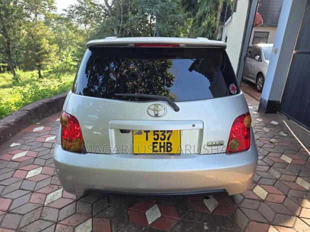 Toyota IST 2005 Silver