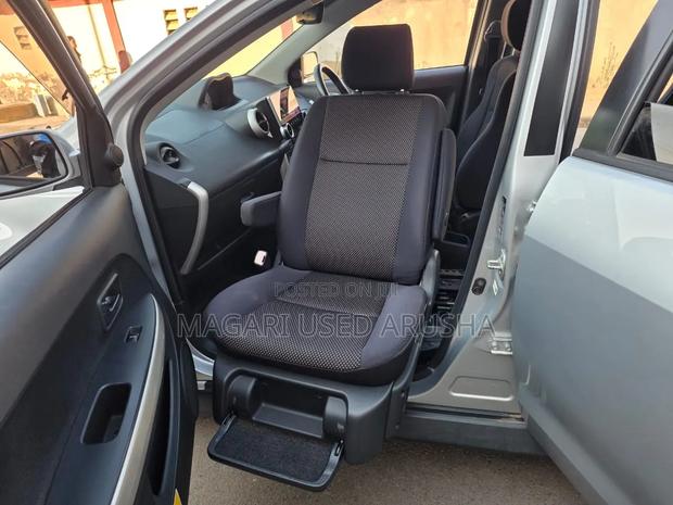 Toyota IST 2005 Silver