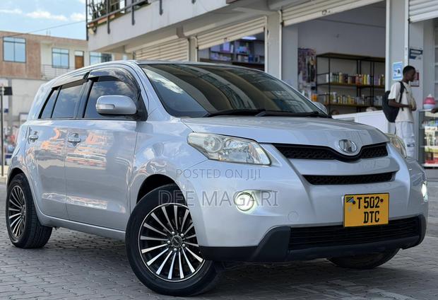Toyota IST 2007 Silver