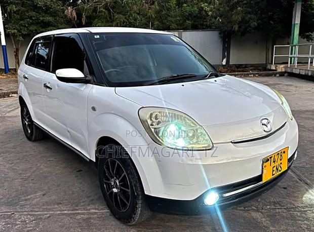 Mazda Verisa 2010 Pearl