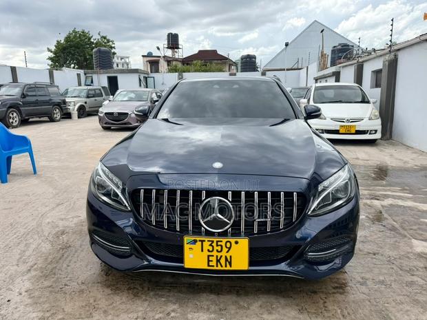 Mercedes-Benz C180 2014 Blue