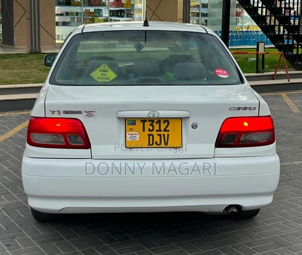 Toyota Carina 2000 White