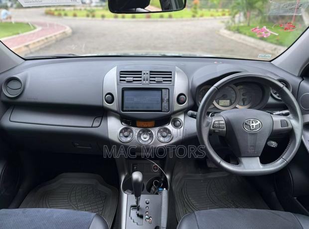 Toyota Vanguard 2010 Green