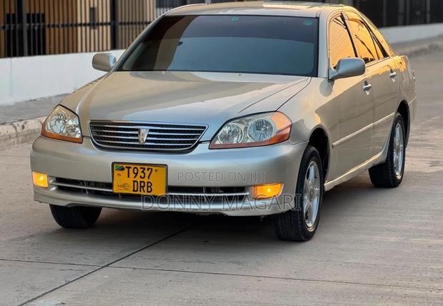 Toyota Mark II 2004 Silver
