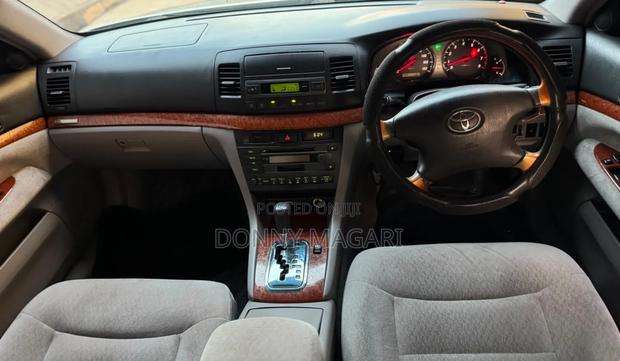 Toyota Mark II 2004 Silver
