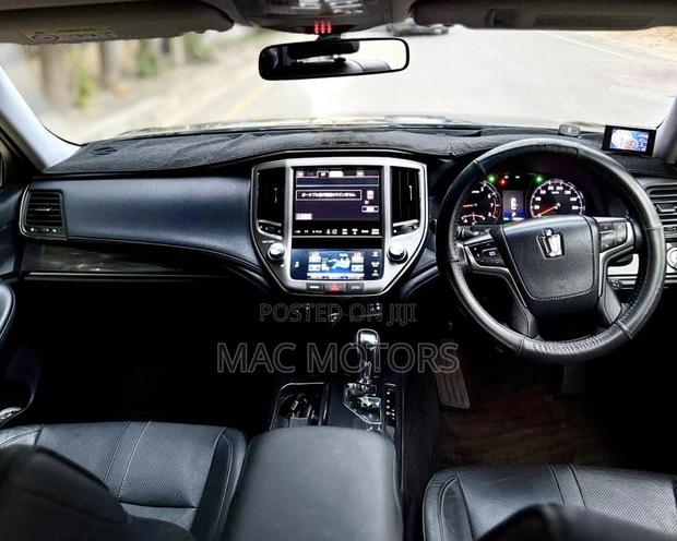 Toyota Crown 2013 Black