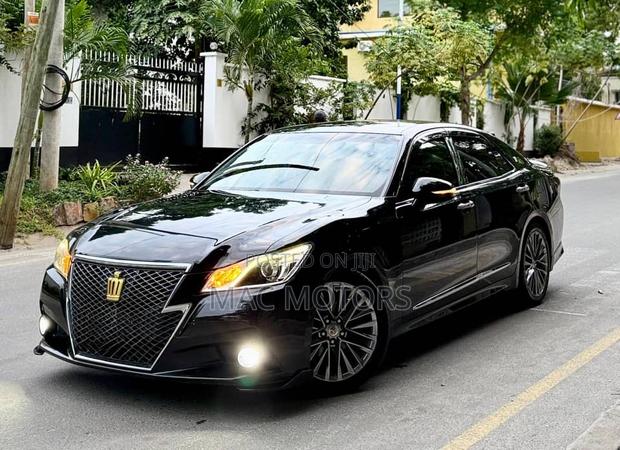 Toyota Crown 2013 Black