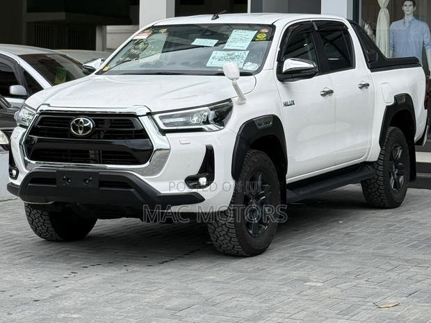 Toyota Hilux Revo Double Cab Deisel 2.8 AWD 2022 White