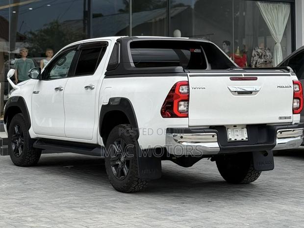 Toyota Hilux Revo Double Cab Deisel 2.8 AWD 2022 White