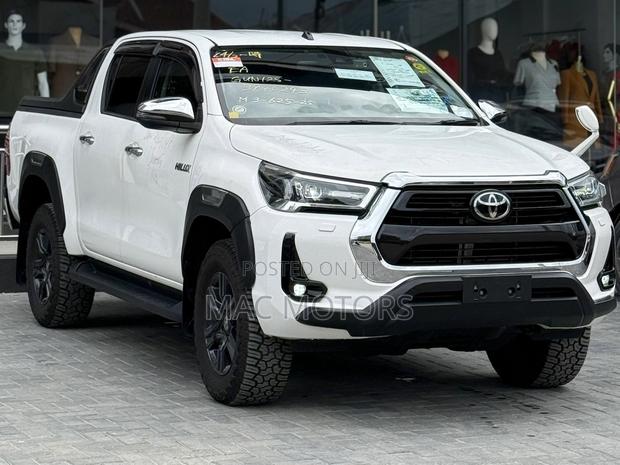 Toyota Hilux Revo Double Cab Deisel 2.8 AWD 2022 White