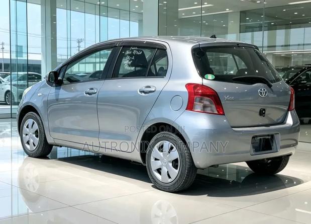 Toyota Vitz 2007 Gray