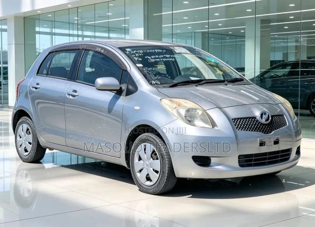 Toyota Vitz 2007 Gray