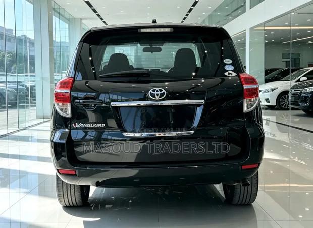 Toyota Vanguard 2011 Black