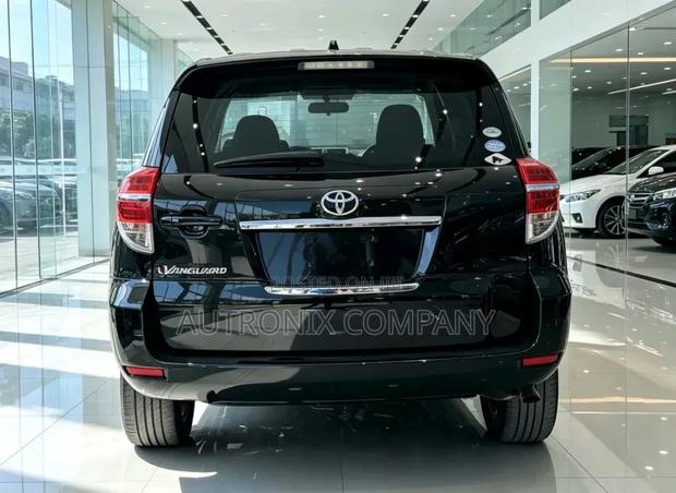 Toyota Vanguard 2011 Black
