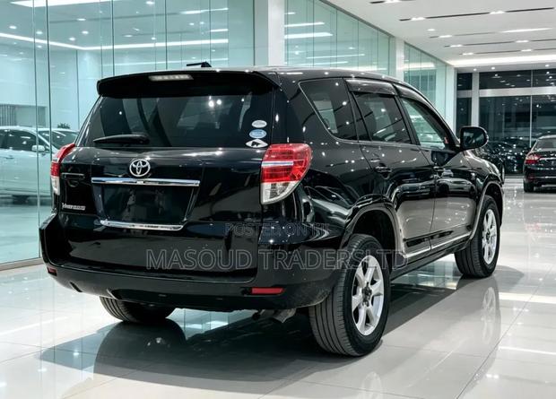 Toyota Vanguard 2011 Black