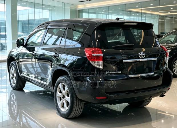 Toyota Vanguard 2011 Black