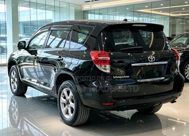 Toyota Vanguard 2011 Black