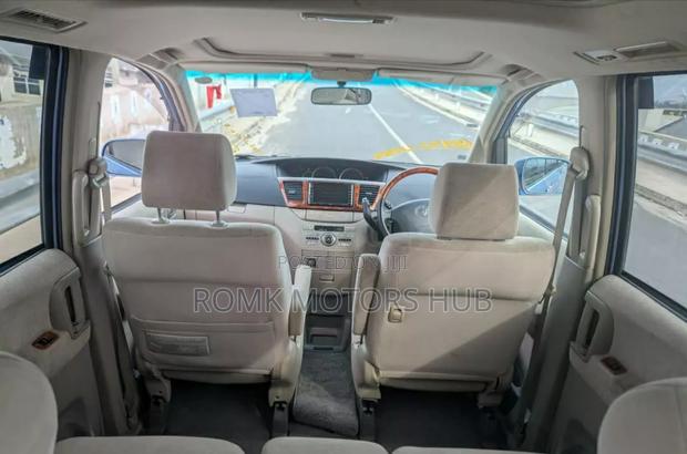 Toyota Noah 2009 Blue