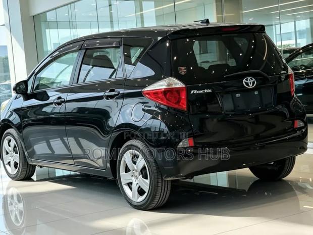 Toyota Ractis 2013 Black