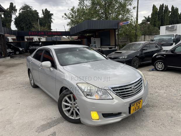 Toyota Crown 2009 Silver