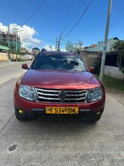Renault Duster 2015 Burgundy for sale