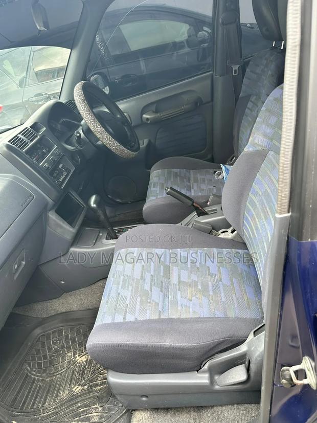 Toyota RAV4 Base FWD 1999 Blue
