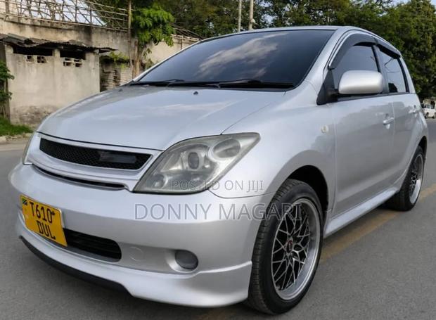 Toyota IST 2005 Silver