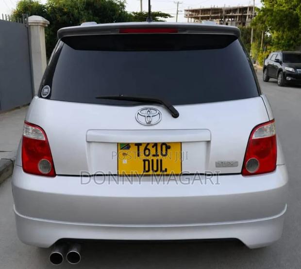 Toyota IST 2005 Silver