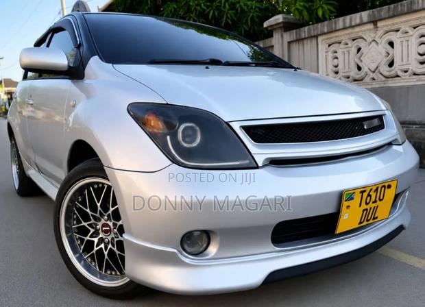 Toyota IST 2005 Silver