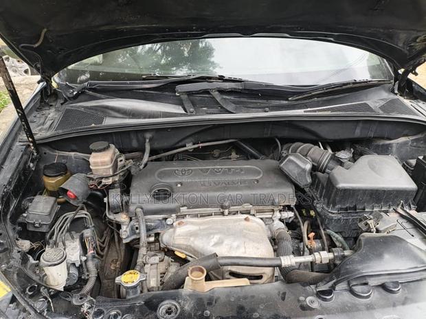 Toyota Progress 2003 Black