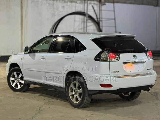 Toyota Harrier 2006 White
