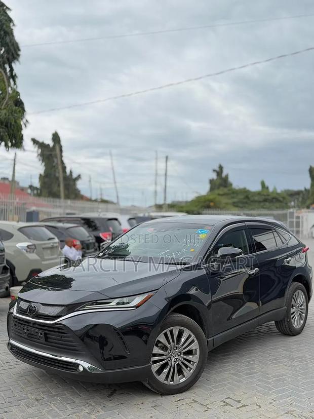 Toyota Harrier 2021 Black