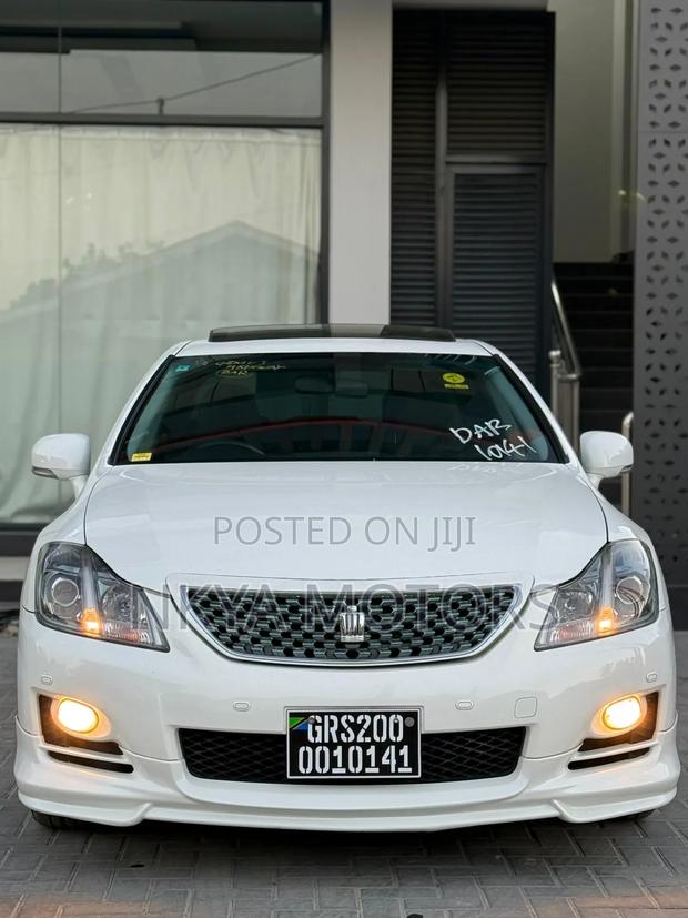 Toyota Crown 2009 White