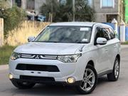 Mitsubishi Outlander 2013 White for sale