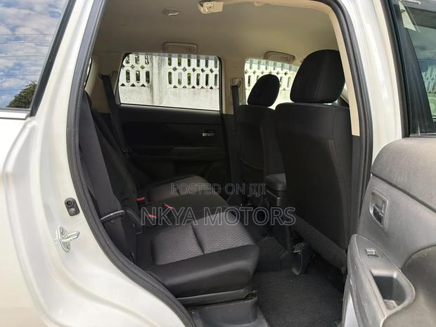 Mitsubishi Outlander 2013 White